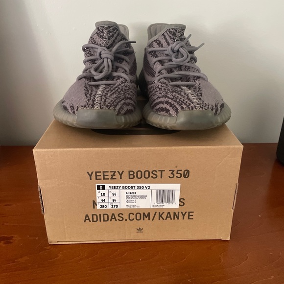 Size 10 Yeezy beluga v2 2.0 - Picture 2 of 7